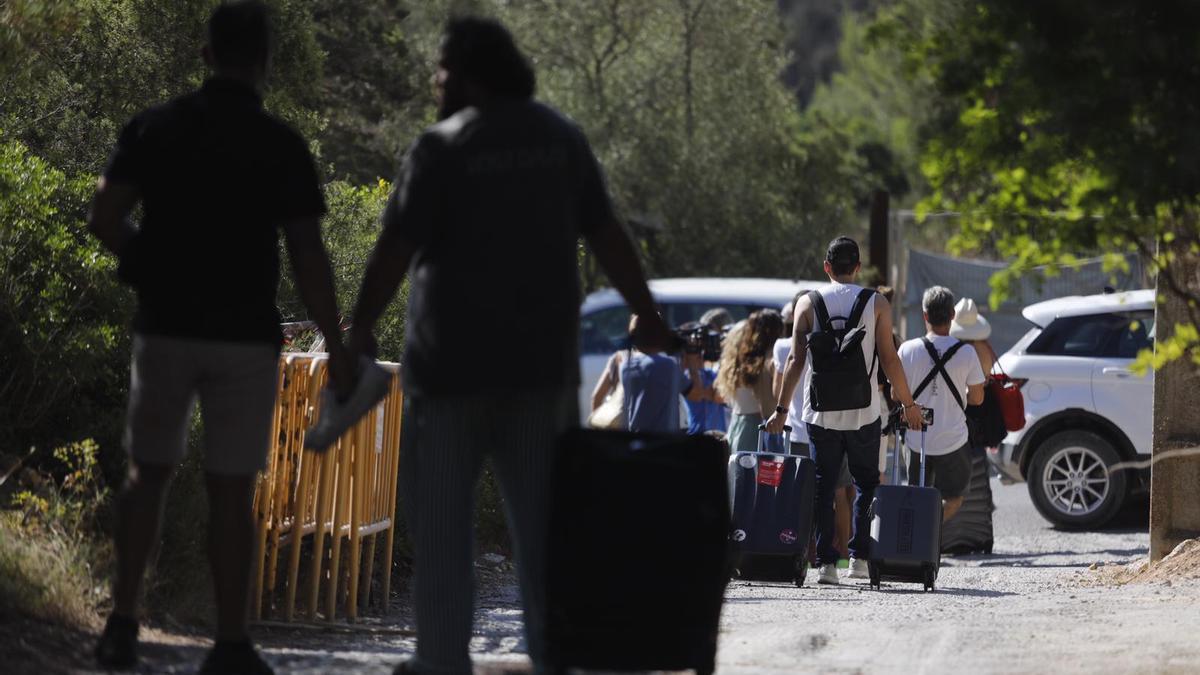 Así ha sido la entrada en Casa Lola para iniciar el derribo