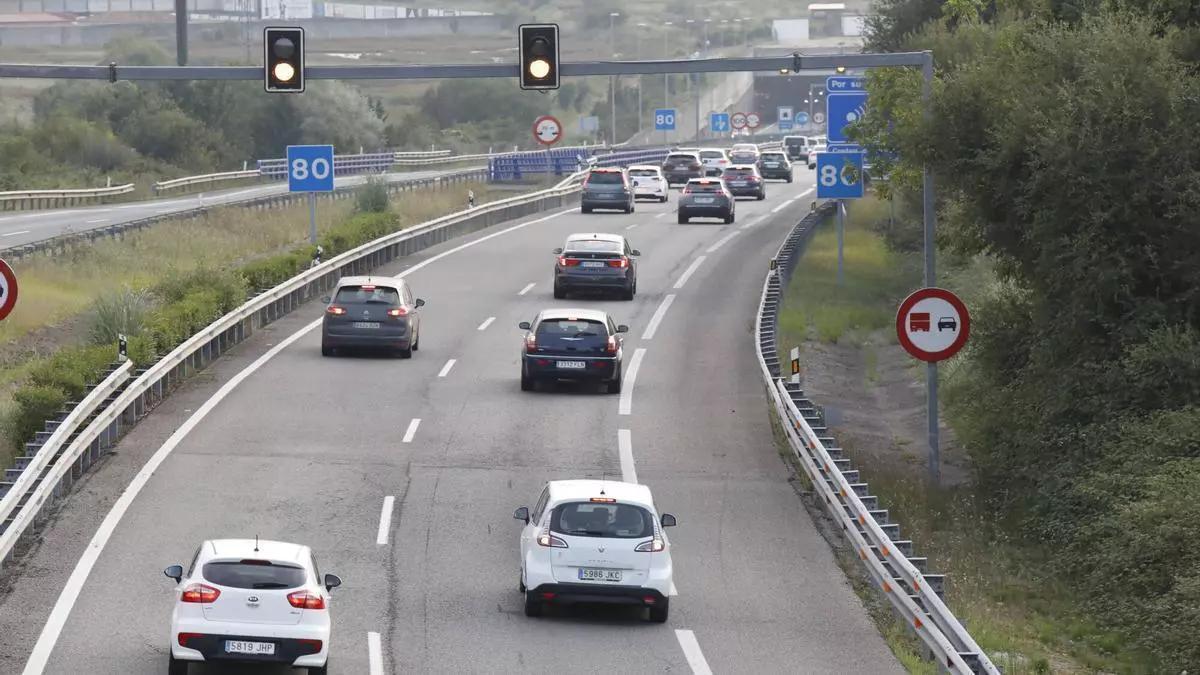 Multado con 200 euros por circular a 115 kilómetros por hora en una autovía de 120 pero no fijarse en la polémica señal S-991f: la Guardia civil extrema la vigilancia