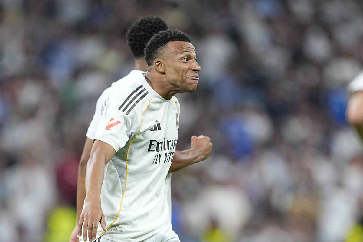 Mbappé celebra un gol.