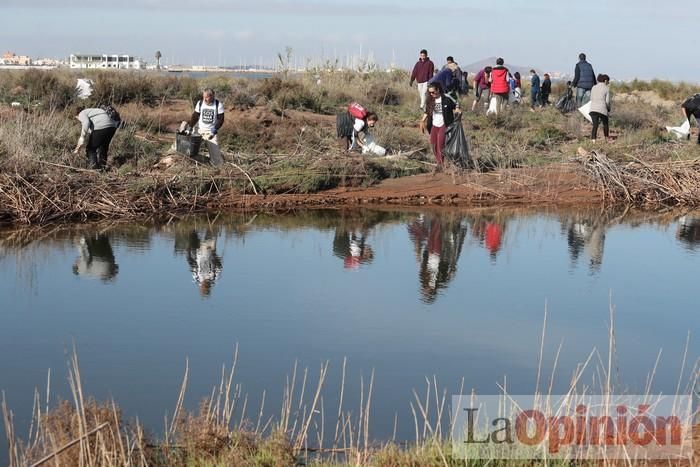 SOS Mar Menor retira dos toneladas de basura