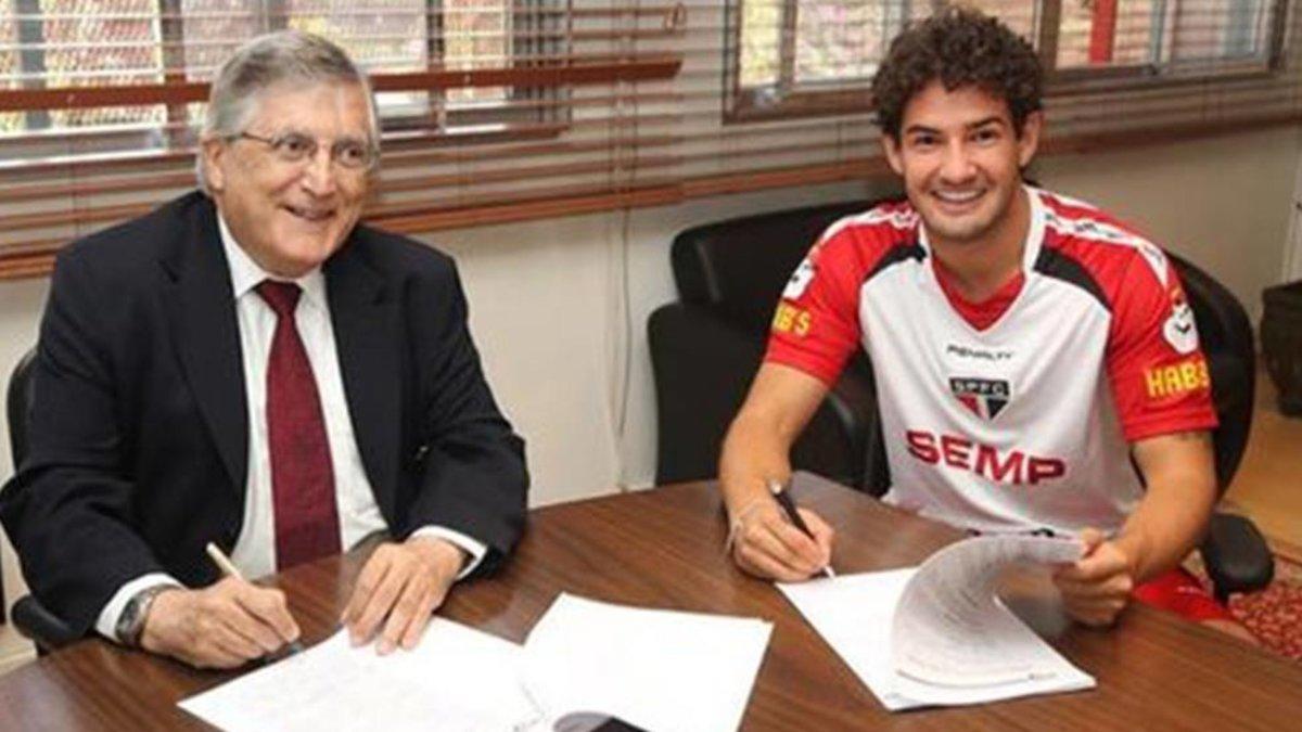 Pato vuelve al fútbol brasileño