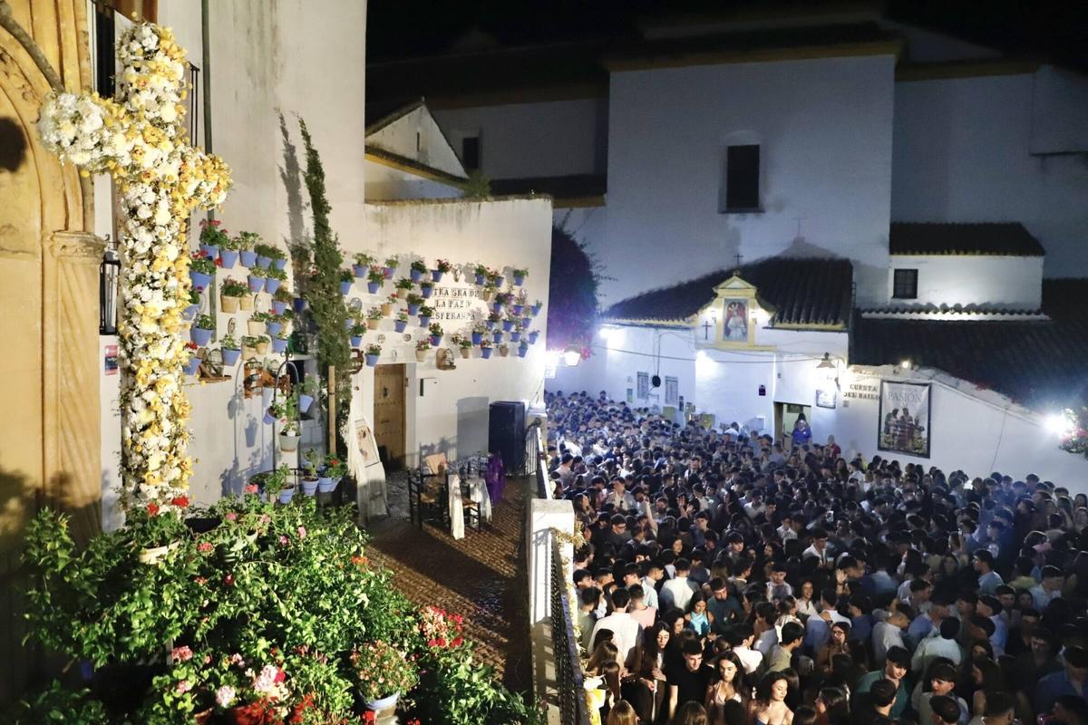 Noche de ‘juernes’ en las Cruces de Córdoba