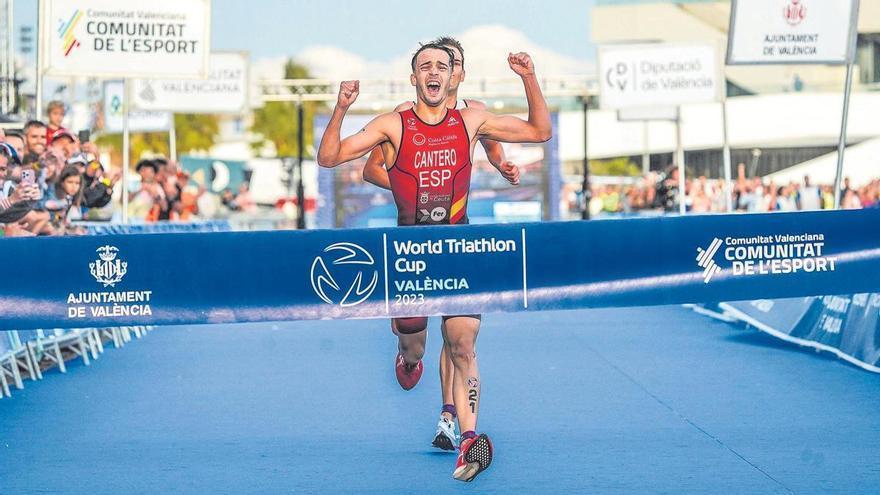 Echa a andar la cuarta edición de la Copa del Mundo de Triatlón en València