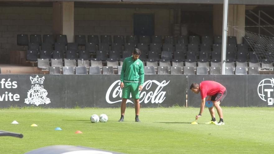 Cuidados para el césped del Cartagonova por el calor