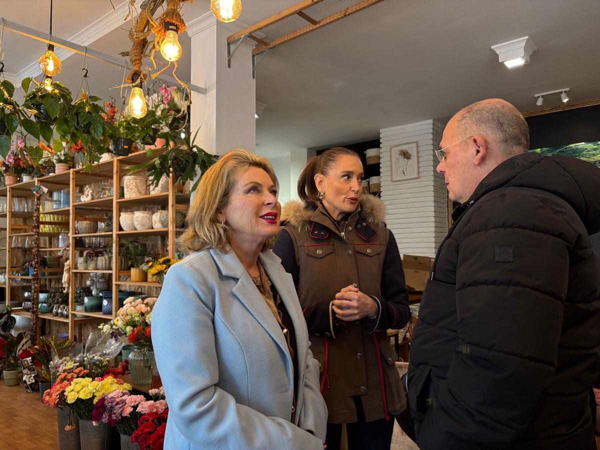 Las autoridades llevaron a cabo un recorrido por algunas de las tiendas de Eugenio Gross afectadas por las obras del metro.