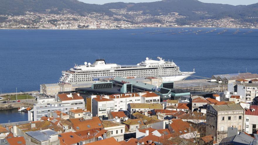 Time lapse de la salida del 'Viking Sky' desde el puerto de Vigo