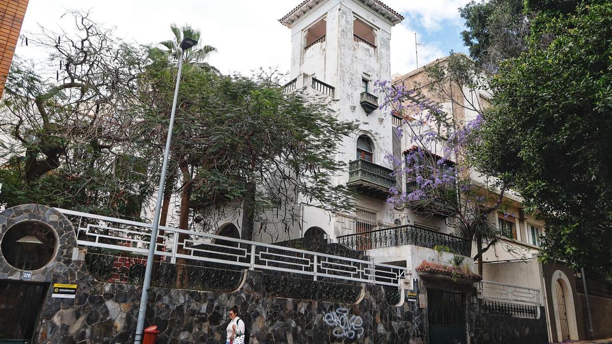 Inmueble situado en el número 124 de la Rambla de Santa Cruz, en la capital tinerfeña.