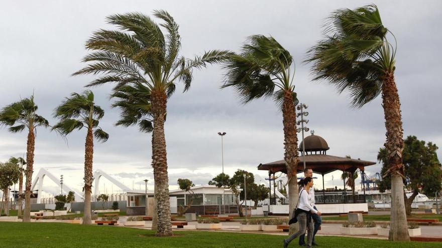 El poniente trae lluvia y más calor esta semana a València