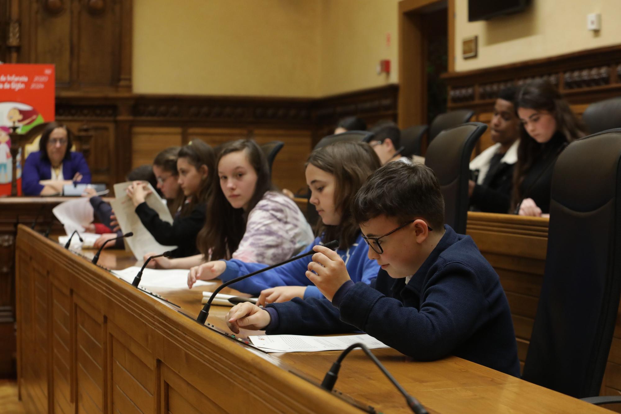 En imágenes: El Pleno infantil en el Ayuntamiento de Gijón