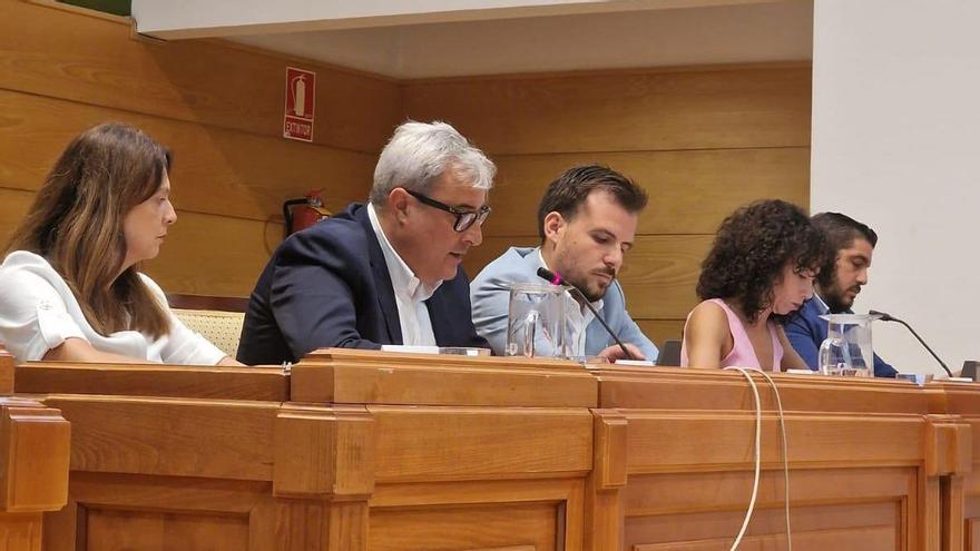 Los ediles socialistas de Torremolinos: Maribel Tocón, Antonio Navarro, Jorge Padilla, Nieves Rosales y José Muñoz.