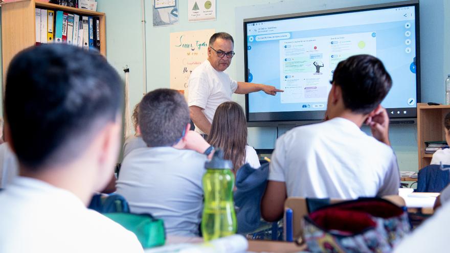 Canarias supera las expectativas del Gobierno en Educación: un modelo a seguir en ratios y jornada lectiva