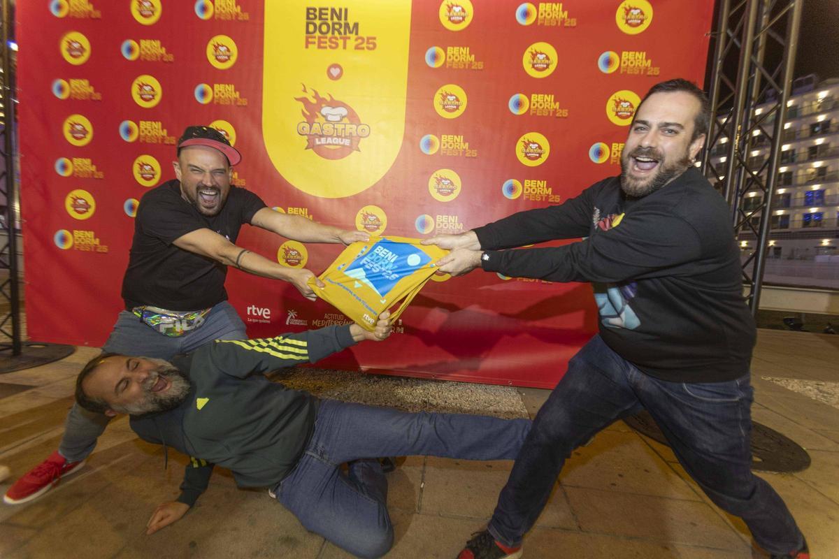 Así vive un grupo de "eurofans" llegados de Alemania el Benidorm Fest