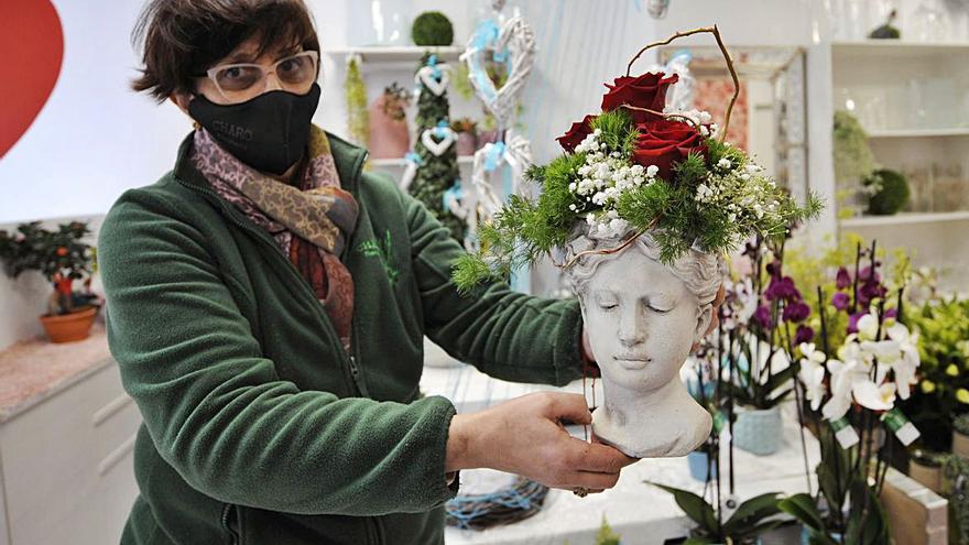 Una creación de Charo Floristas, en Lalín, para San Valentín.    | // BERNABÉ/JAVIER LALÍN