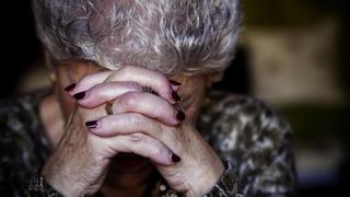 Negligencia, abandono y abuso económico: uno de cada seis ancianos sufre maltrato