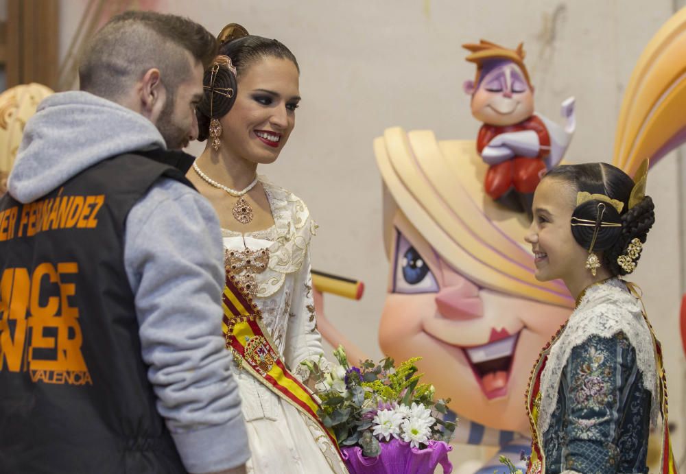 Visita de Ribó y las Falleras Mayores a la Ciudad del Artista Fallero