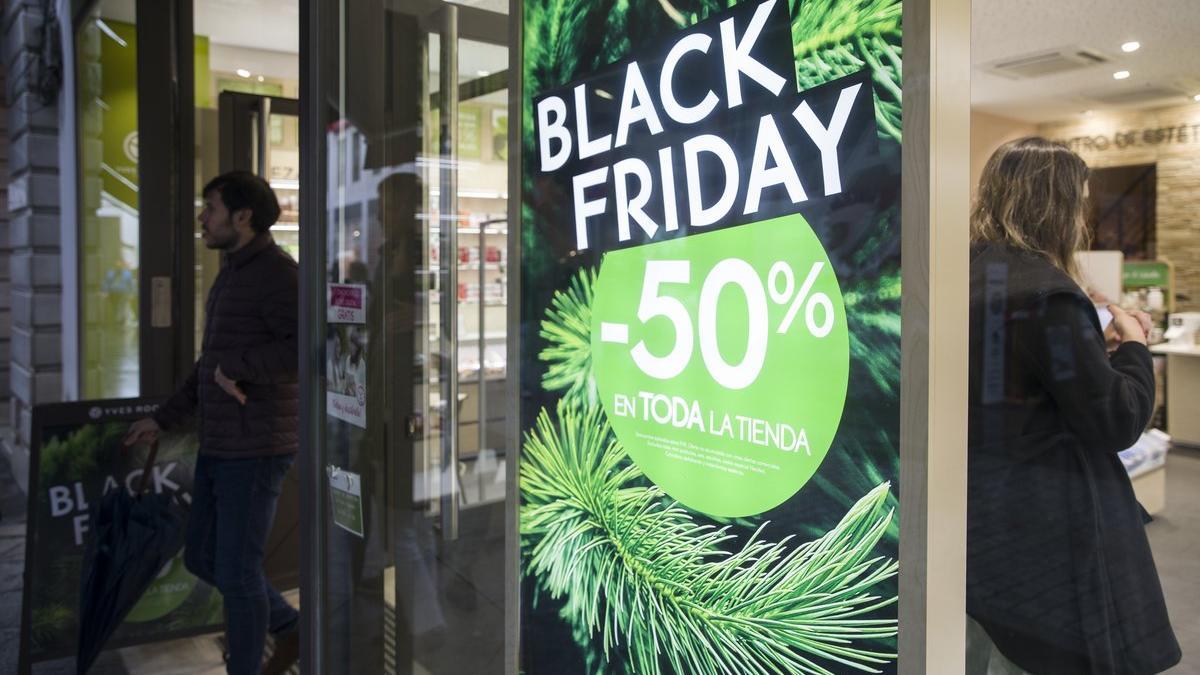 Así contaminan tus compras del Black Friday