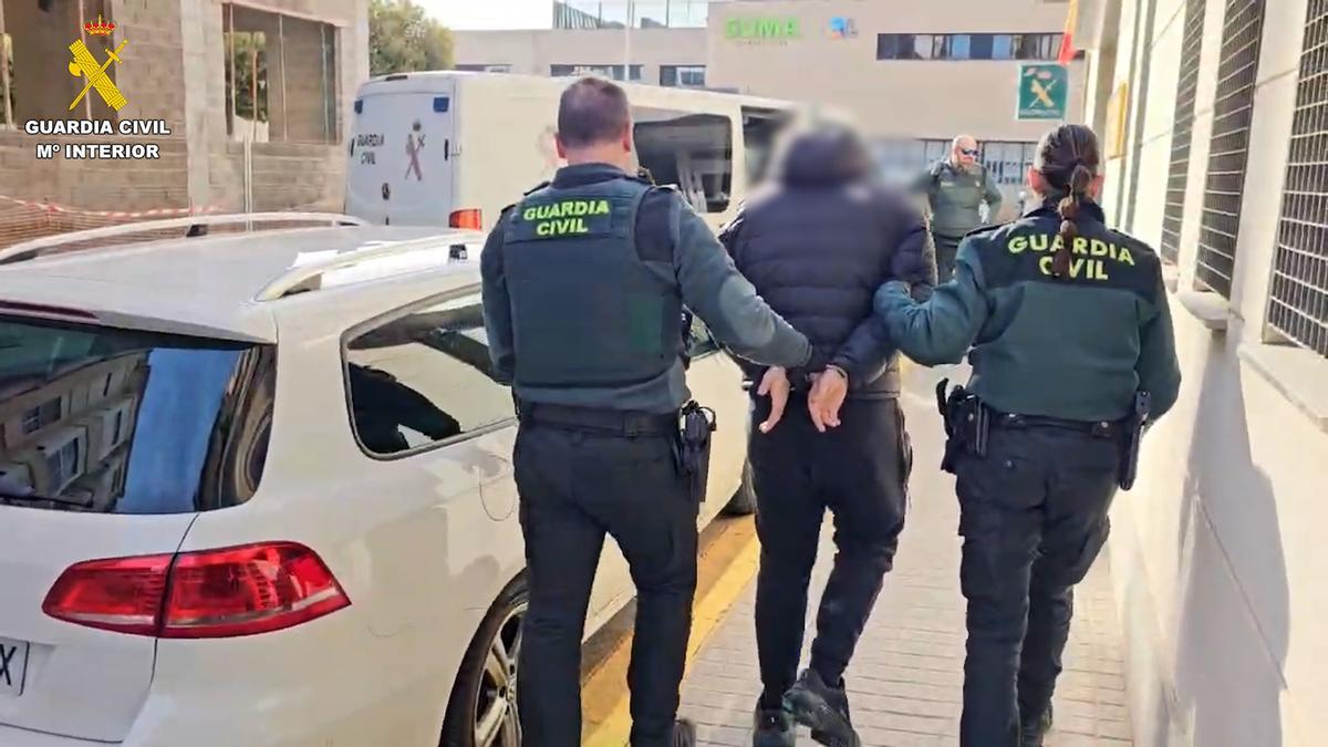 Uno de los detenidos por la Guardia Civil en Aldaia