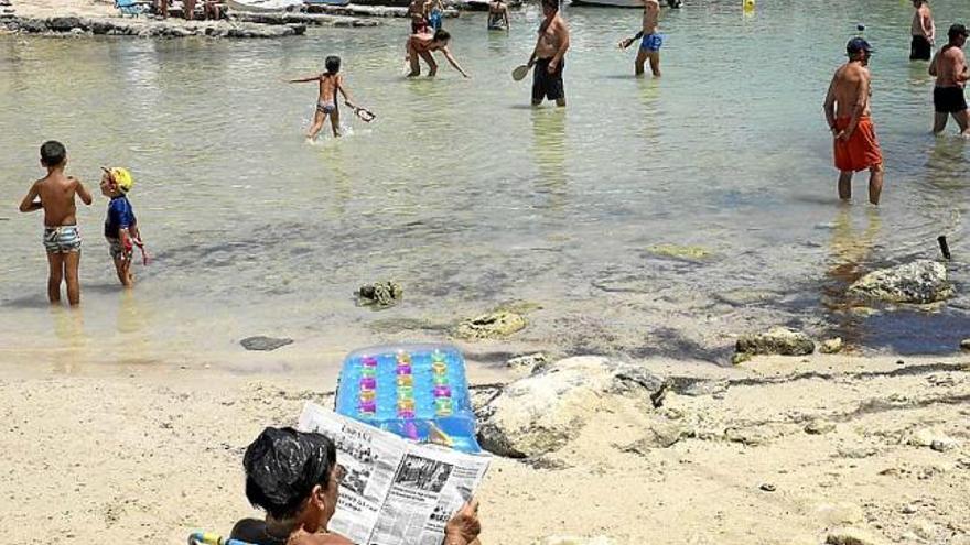 Imatge de la cala Alcaufar, a Menorca, una zona afectada per la calor