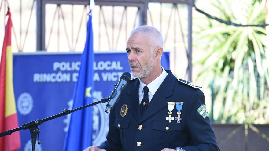 El jefe de Policía de Rincón de la Victoria, sobre el robo de pistolas reglamentarias: "Con casi absoluta seguridad, forma parte de mi plantilla"