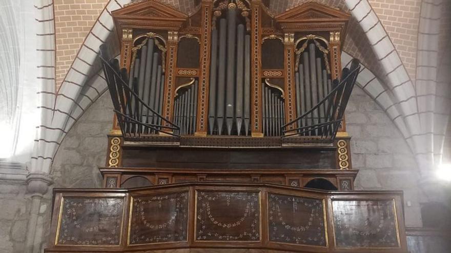 Órgano histórico de la iglesia parroquial de San Lorenzo. | SERVICIO ESPECIAL