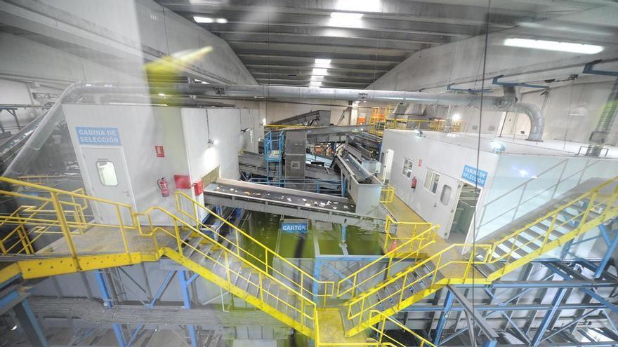 Muere un trabajador aplastado por una máquina en la planta de tratamiento de residuos de Murcia