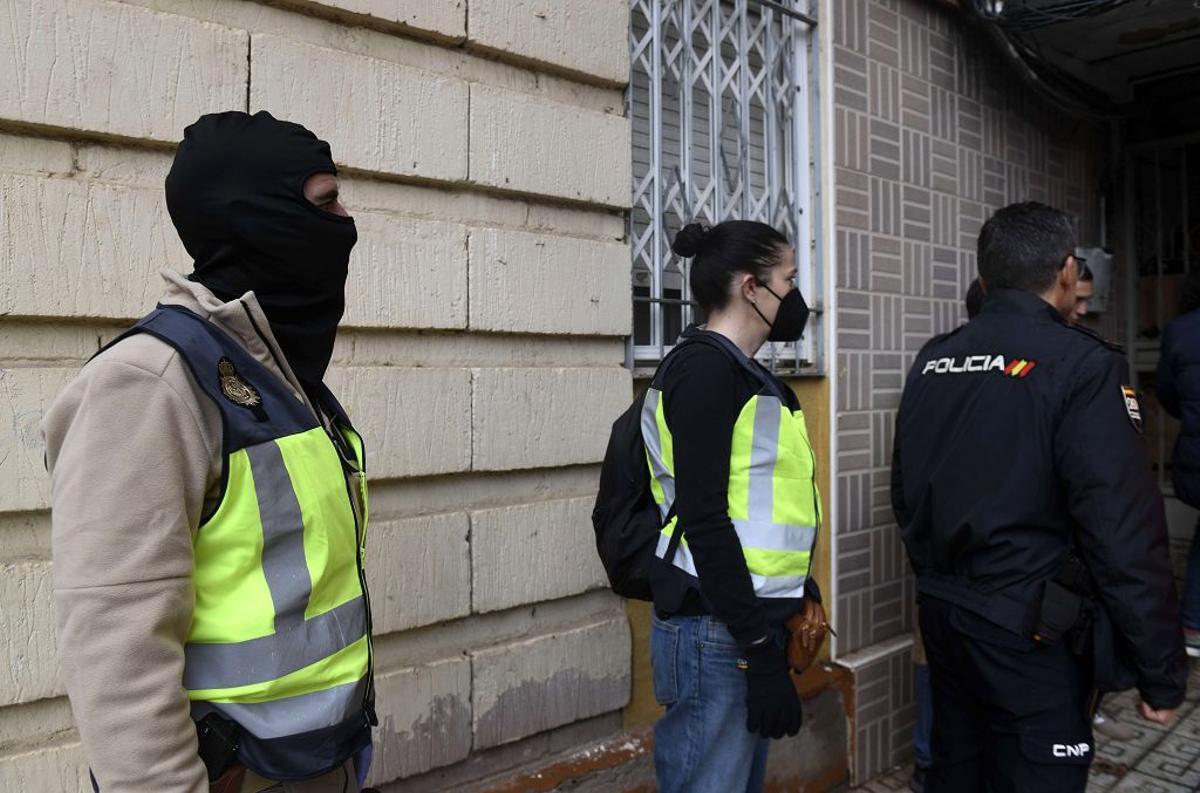 Las imágenes de la redada contra el narcotráfico en el Polígono de La Paz en Murcia Las imágenes de la redada contra el narcotráfico en el Polígono de La Paz en Murcia