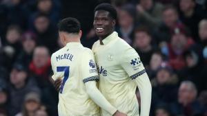 Thierno Barry celebra el gol del triunfo ante el Aston Villa