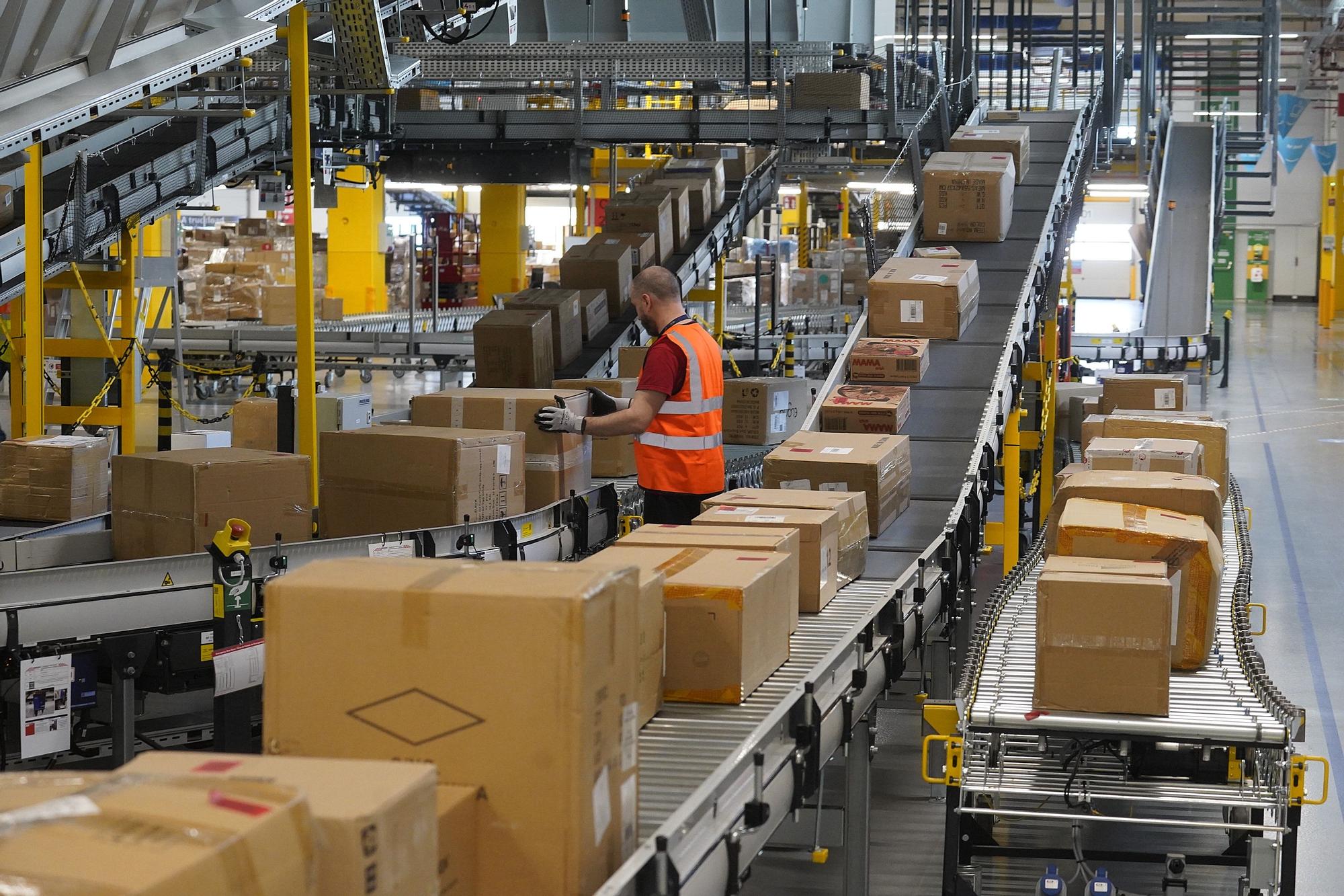 Amazon comença a expedir comandes des del centre logístic de l'Empordà