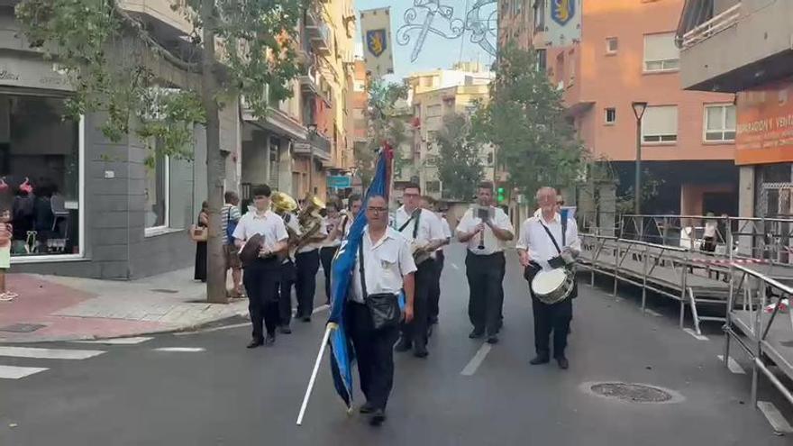 El barrio alicantino de San Blas llena sus calles de música con la Entrada de Bandas