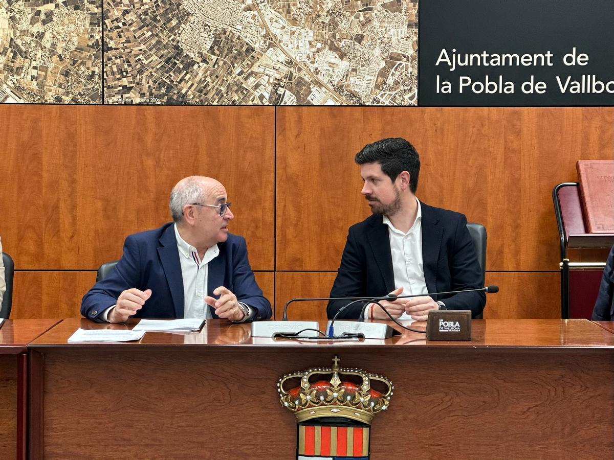 El alcalde Abel Martí y el presidente de la sector R-25, Francisco Durá.