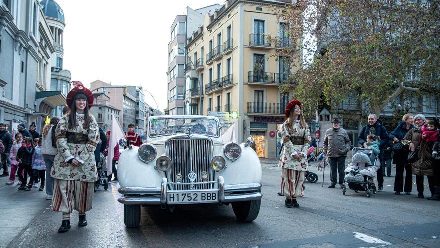 Així va ser l&#039;arribada del príncep Assuan en Jaguar a Manresa