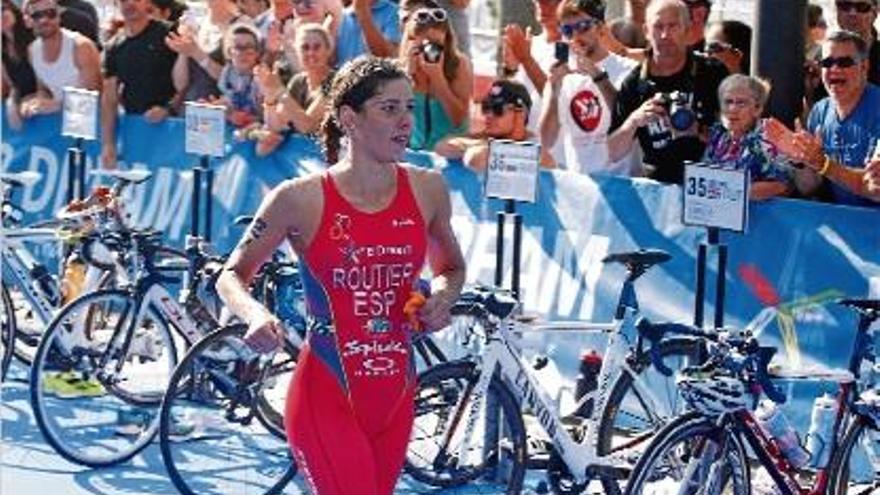 Carolina Routier en un moment de la Copa del Món de triatló que es va celebrar a Palamós.