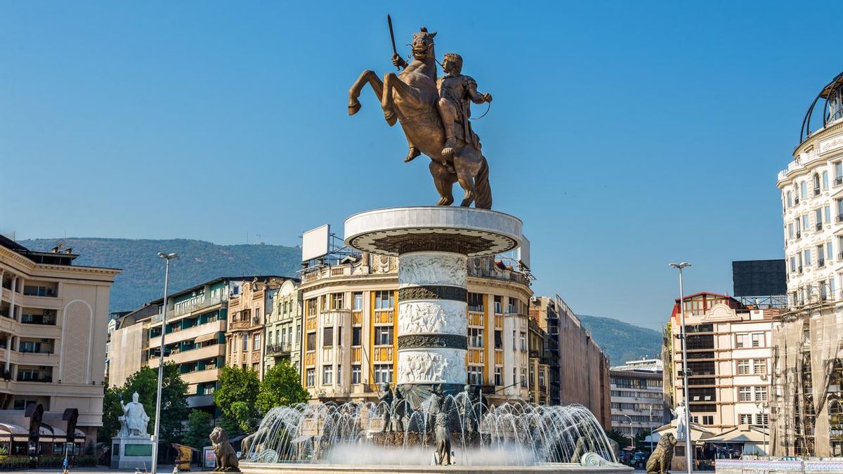 La estatua del hombre a caballo recuerda a un notalble personaje histórico