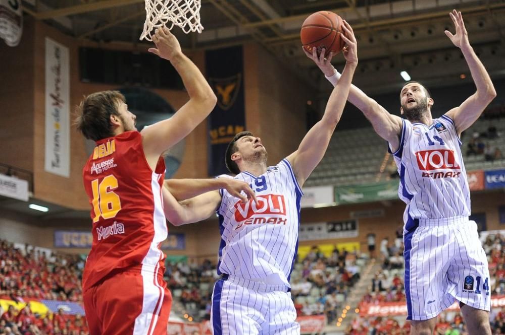 Triunfo en el debut del UCAM CB en la Eurocup