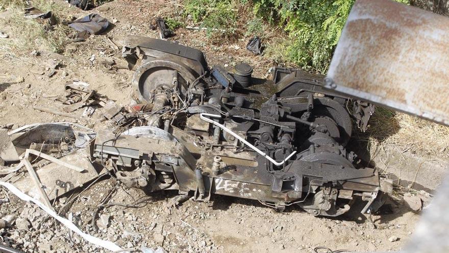 Accidente de tren en O Porriño | Retiran el primer vagón de la vía