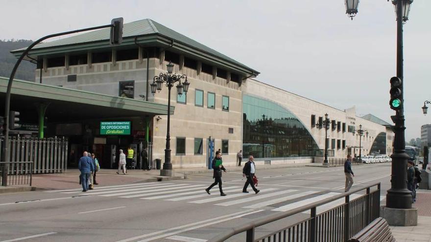 Ataque racista en Oviedo: condenados por escupir e insultar a una mujer al grito de “negra de mierda, tienes el pelo como una esponja”