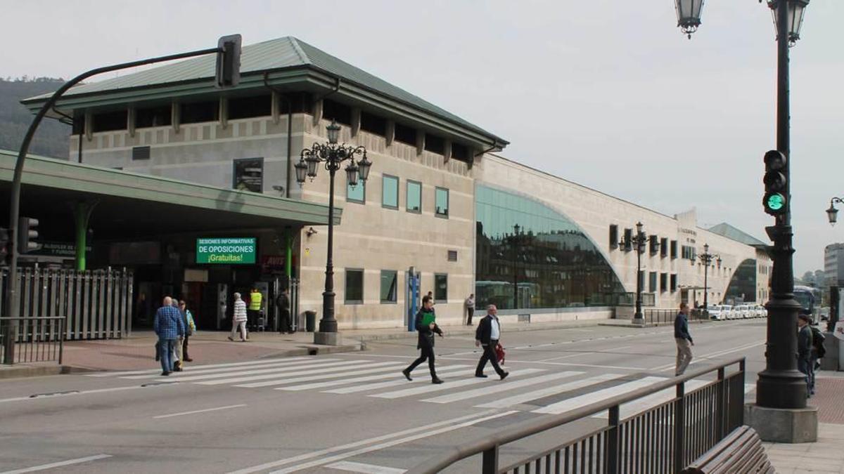 La estación de autobuses de Oviedo, donde tuvo lugar el ataque racista.