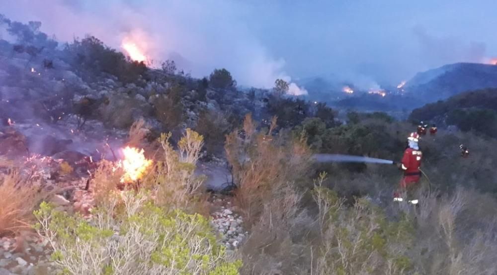 Incendio forestal en Llutxent