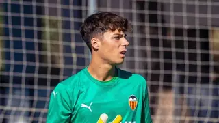 El Valencia CF apuesta por Vicent Abril: renovación a la vista