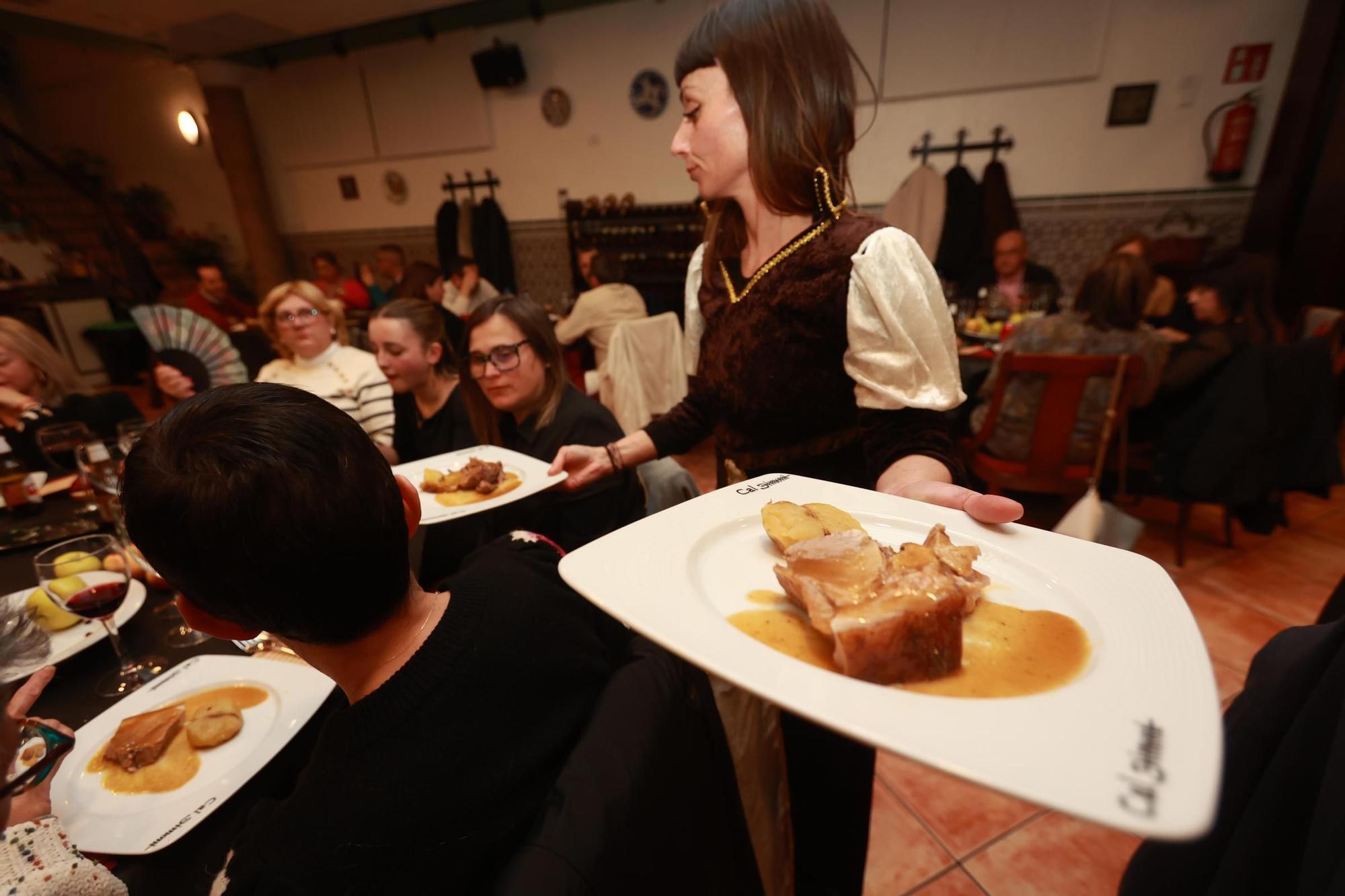 Galería de fotos del 'sopar medieval' de la Associació Gastronòmica de Vila-real