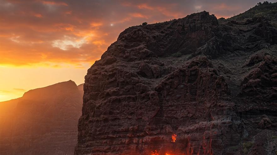 Fotos de ayer y de hoy: el puerto de Tenerife construido bajo &quot;la Muralla del Infierno&quot;