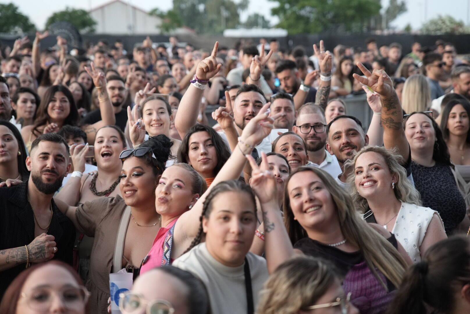 Maka 'cura cicatrices' a 3.000 personas en el recinto ferial de Badajoz