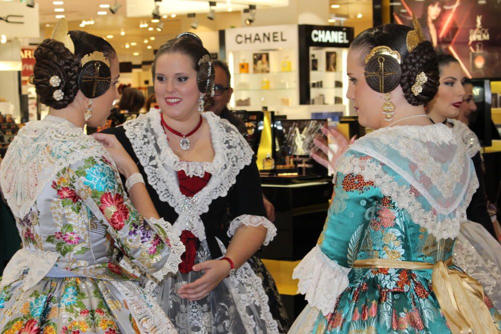 Las falleras mayores de la federación.