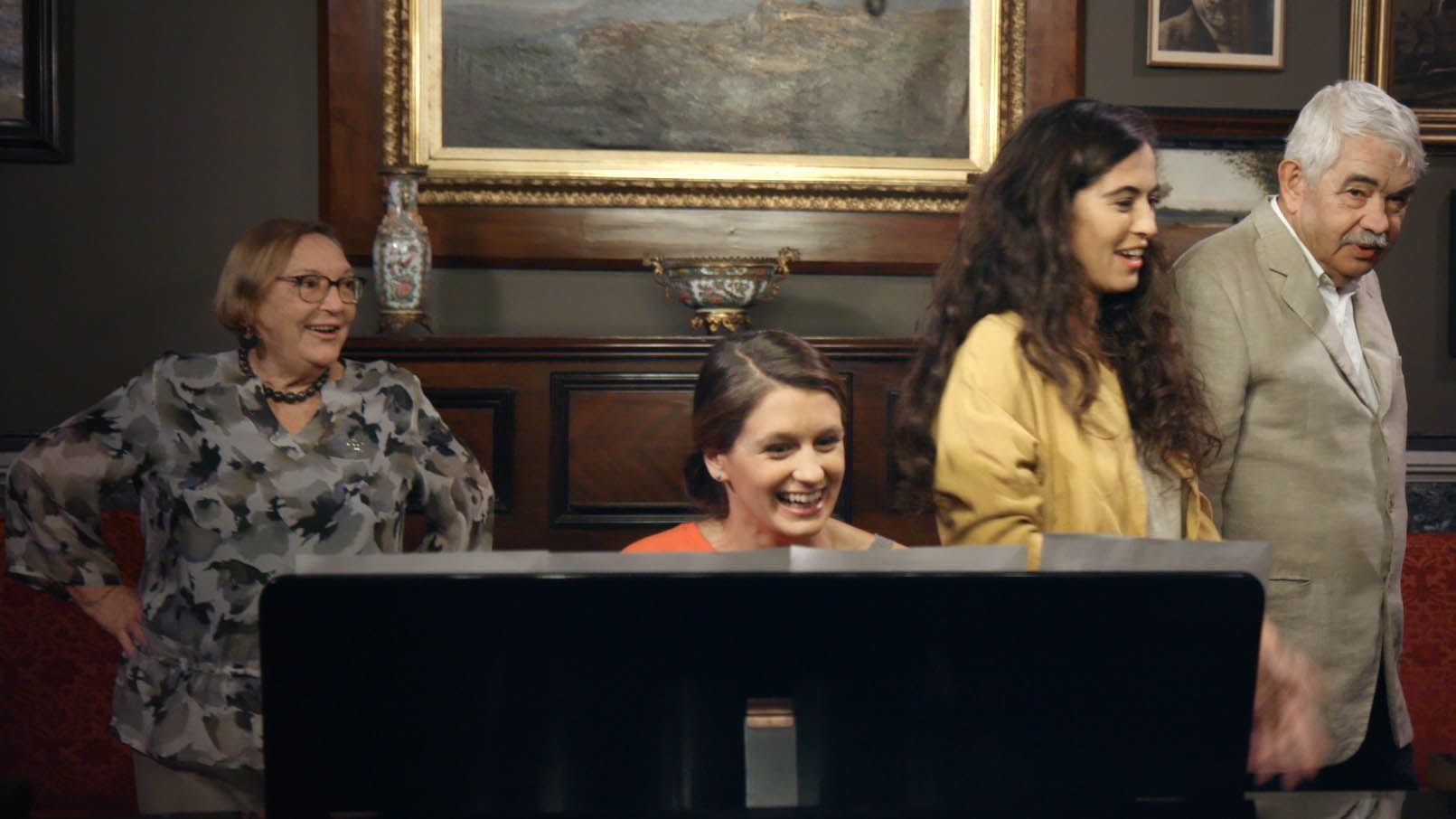 Diana Garrigosa, Lluna Pindado, Sílvia Pérez Cruz y Pasqual Maragall, en la escena final de la película.