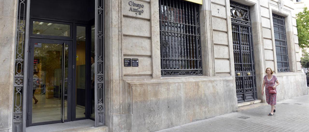 Las clases medias toman el Monte de Piedad de Bancaja para financiar consumo