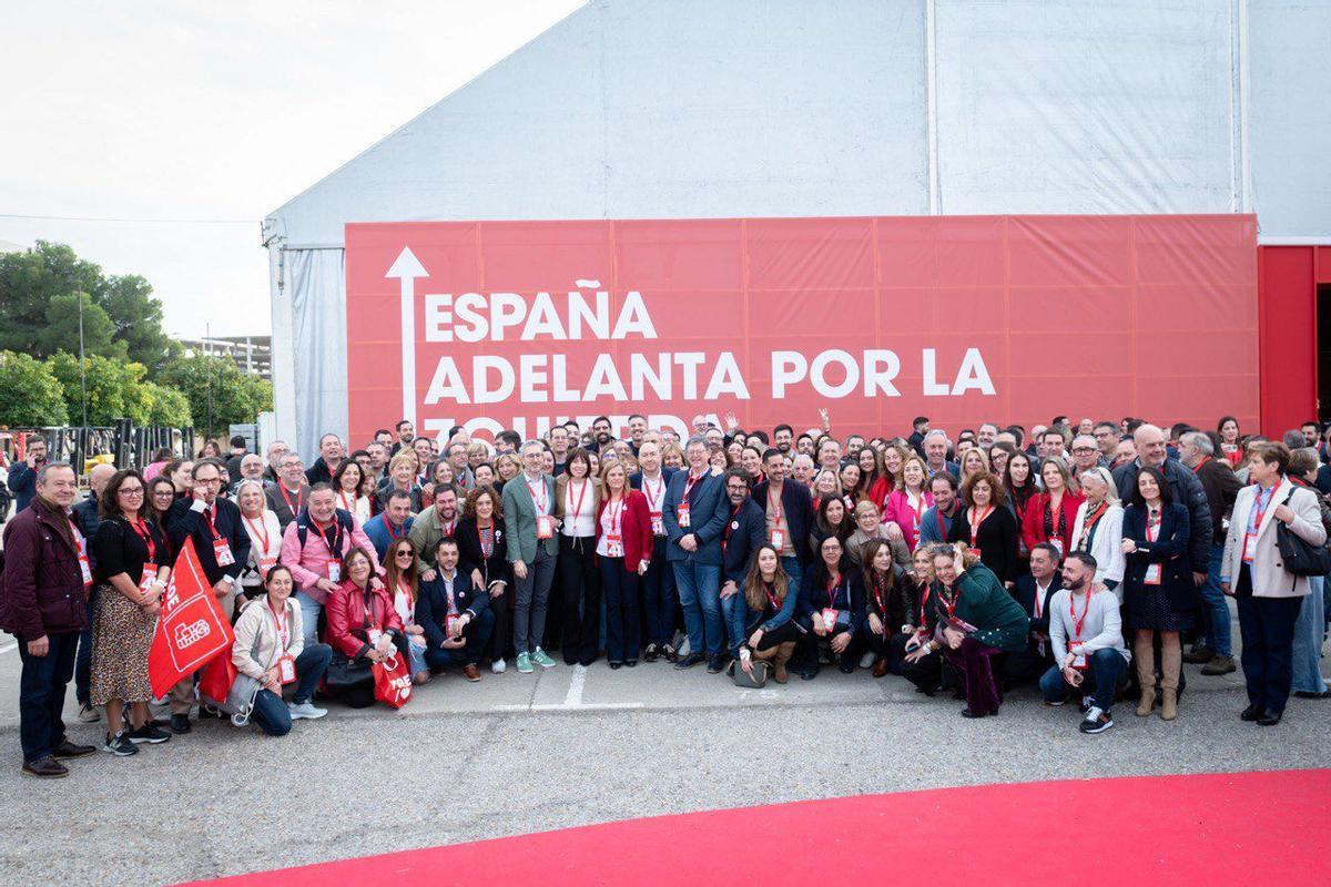 Foto de grupo de la delegación valenciana en la jornada final del congreso.