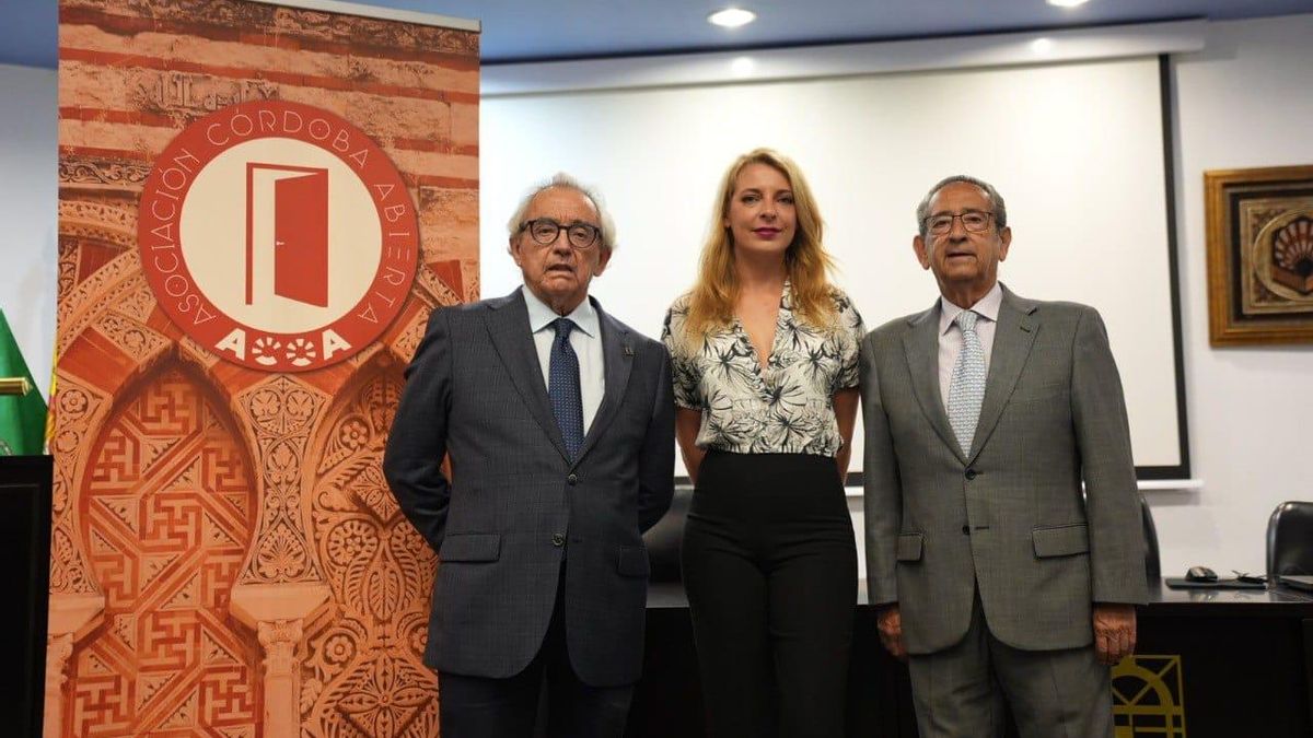 Enrique García Montoya, Magdalena Entrenas y Ricardo Rojas en la presentación de Córdoba Abierta.