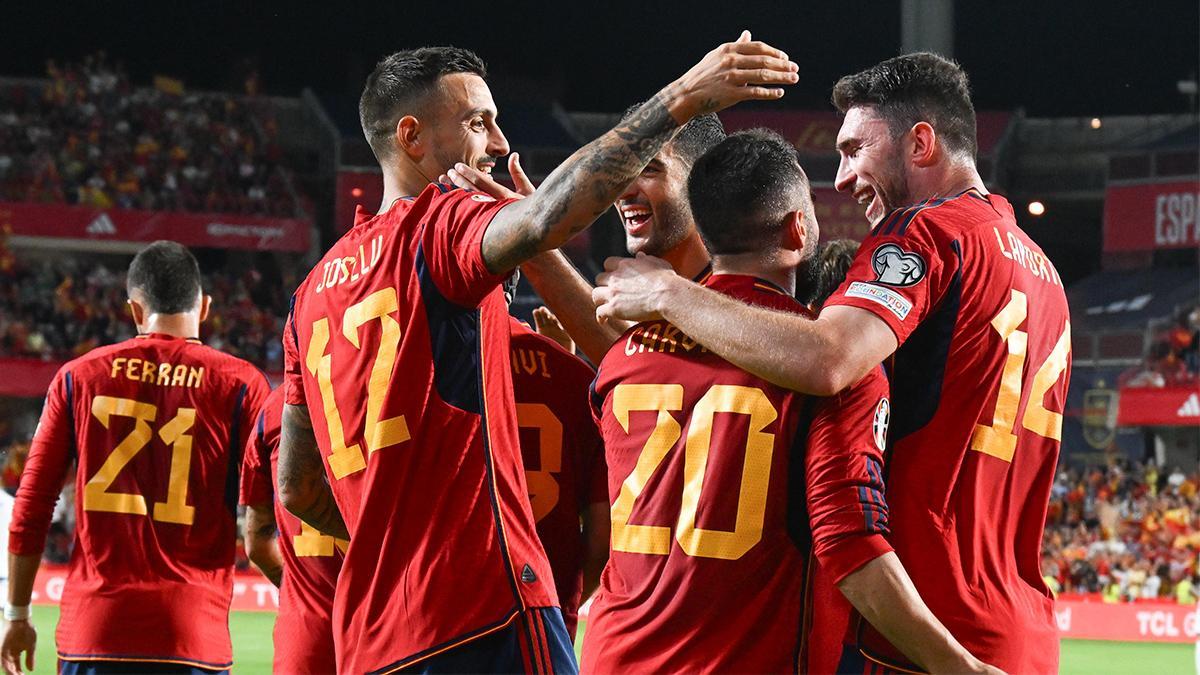 Goleada de España a Chipre en Granada (6-0)