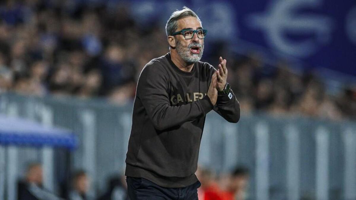 Jon Pérez Bolo, durante un encuentro de esta temporada con el Huesca.