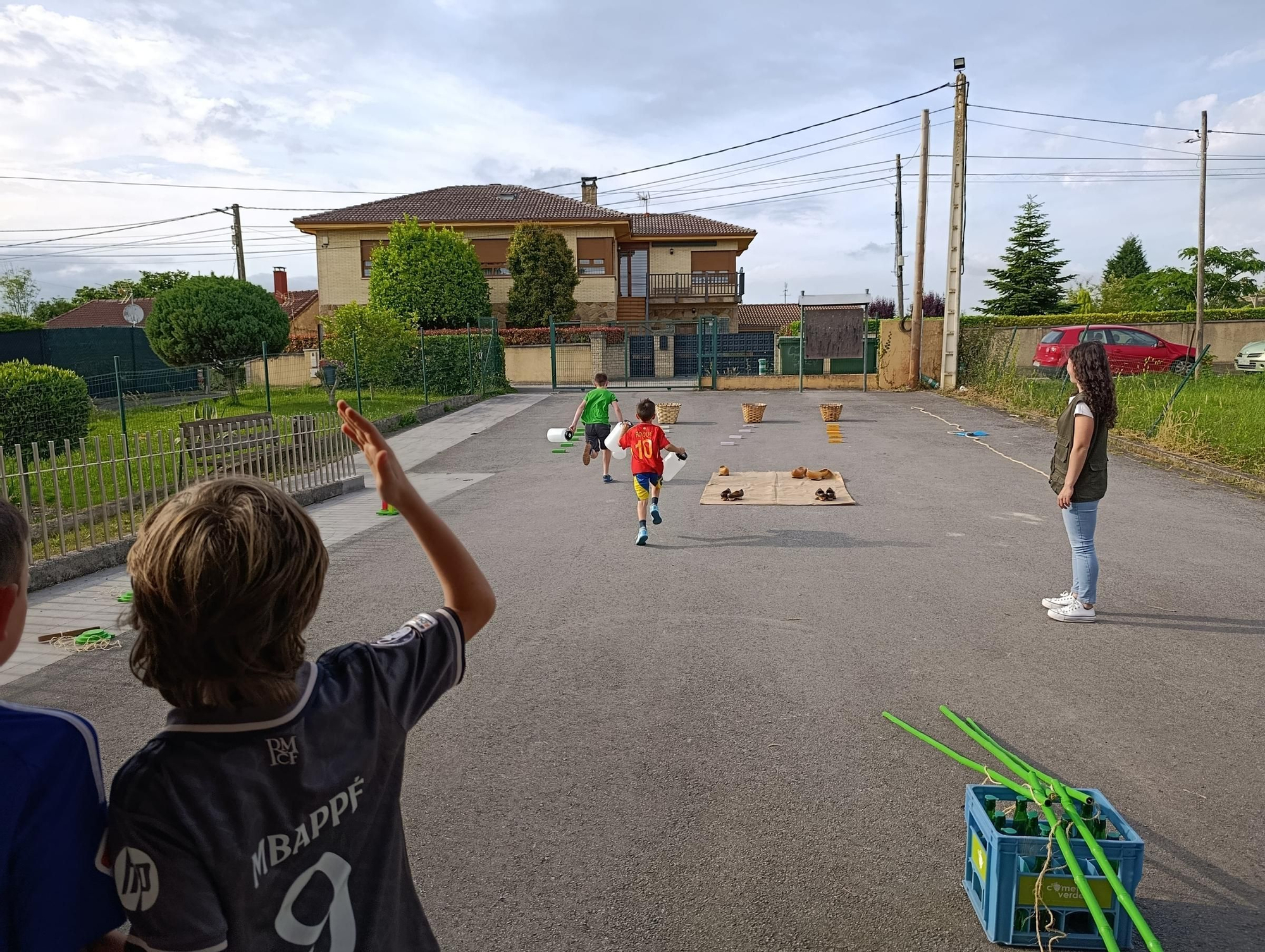 Los pequeños de Viella celebran el "Día de los Paxarrinos"